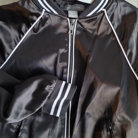 Bomber Jacket - Picture 4 of 4